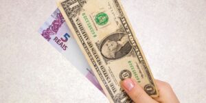 dolar 5 reais