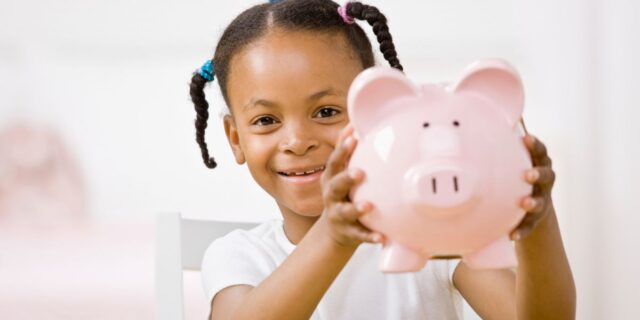 Como Ensinar Educacão Financeira para Seus Filhos Através de Mesada