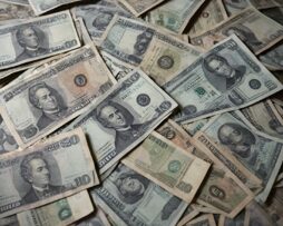 As 5 Moedas Mais Valorizadas do Mundo em 2024